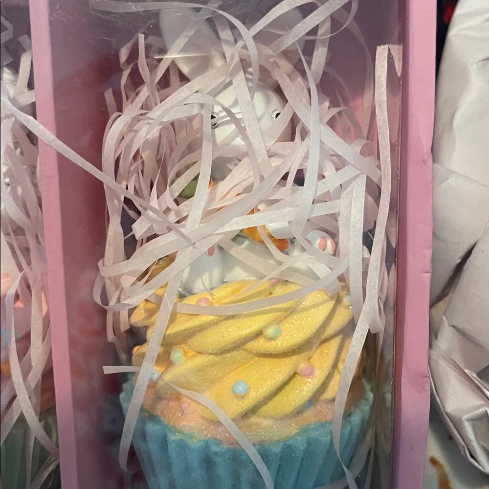 Easter Cupcakes Bunny Lamb & Chick Sweet Treats Set of 3 Resin NWT